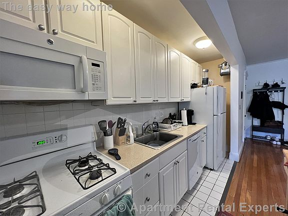 4th image of 852 Massachusetts Ave #3A
