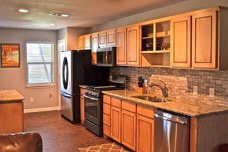 4th image of 1307 Willowbrook St