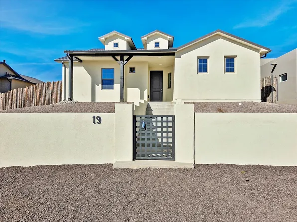 19 Flower Garland Rd, Santa Fe, NM 87508