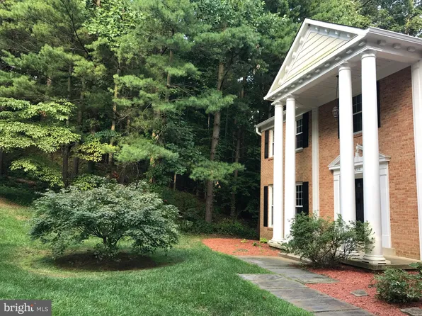 7626 Royal Dominion Dr, Bethesda, MD 20817