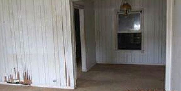 3rd image of 217 E Bonner Ave