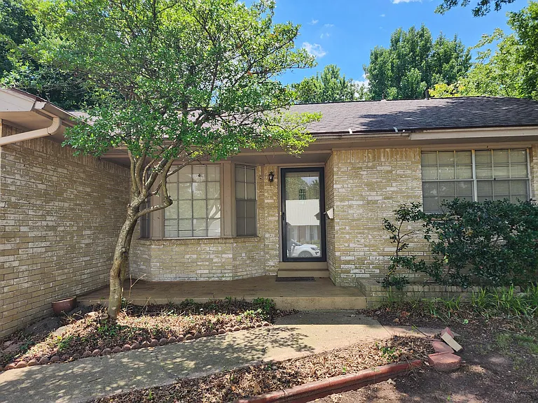 1313 Whippoorwill Dr — Photo 3