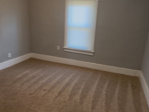 4th image of 102 Chestnut St