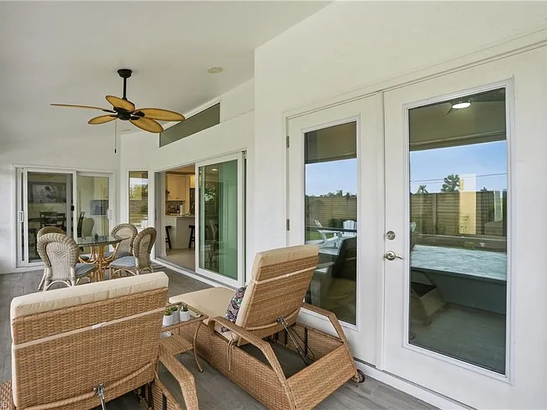 132 Bordeaux Cir — Photo 31