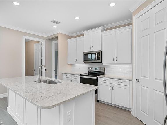 5th image of 260 Tamarindo LN