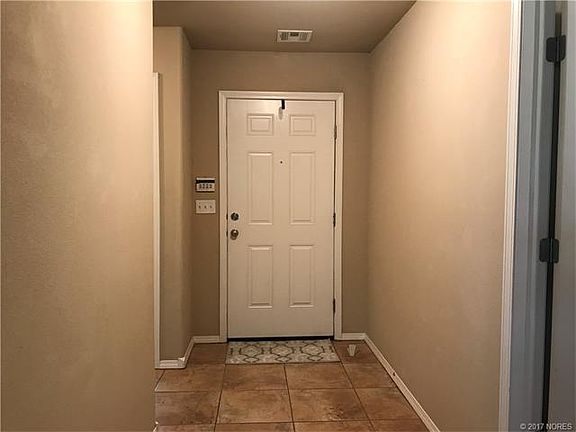 4th image of 3404 E Vail St