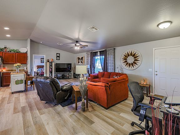 4th image of 30235 W Lynwood St