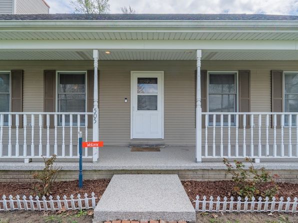 505 E Cole St, Heyworth, IL 61745