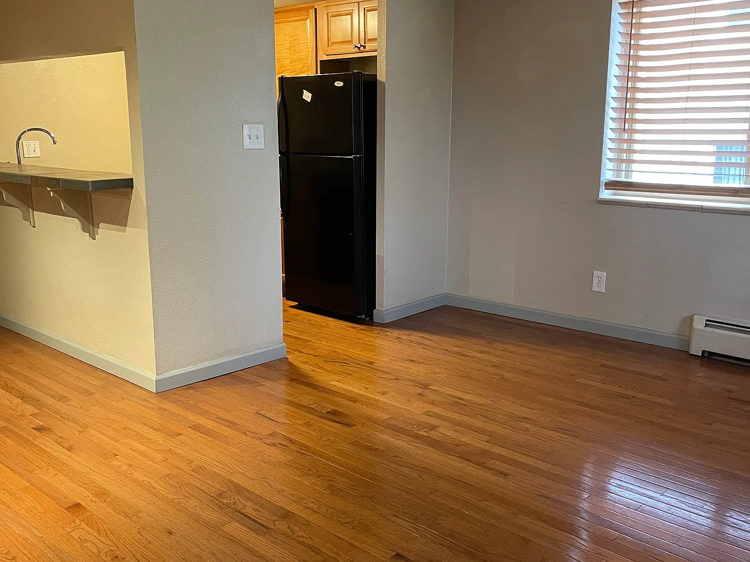 Great Corner Unit 1BR 1BA Across from City Park! — Photo 3