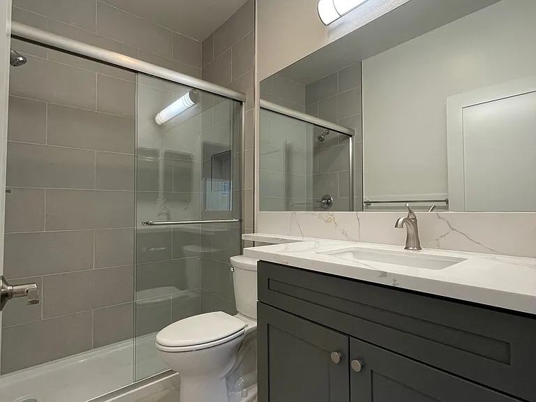 12840 Moorpark — Photo 16