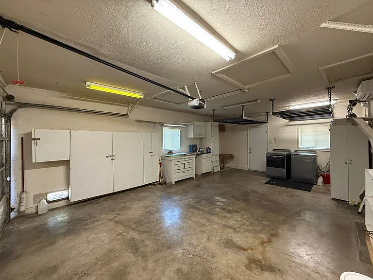 830 W Vine St — Photo 14