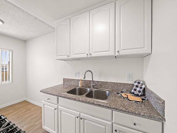 5th image of 11100 Pangborn Ave APT H