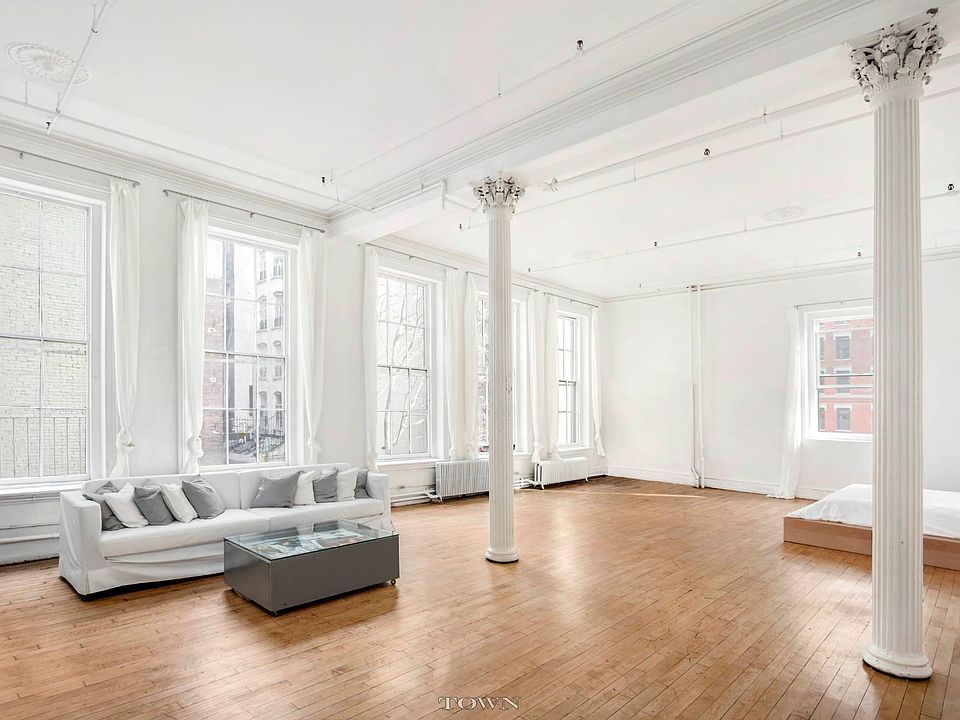 1st image of 136 Grand St #2ER