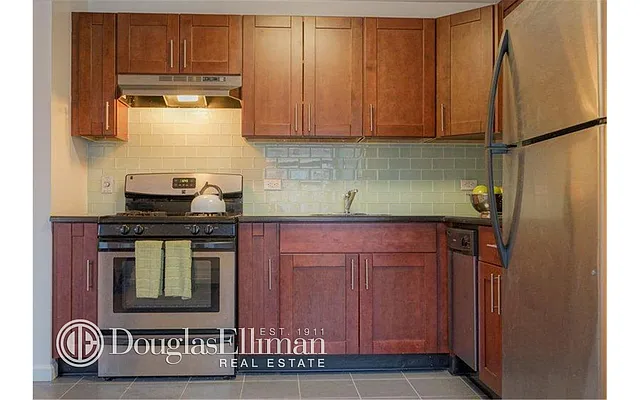 Rented by Douglas Elliman | media 29