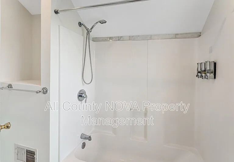8753 Signal Hill Rd #3 — Photo 25
