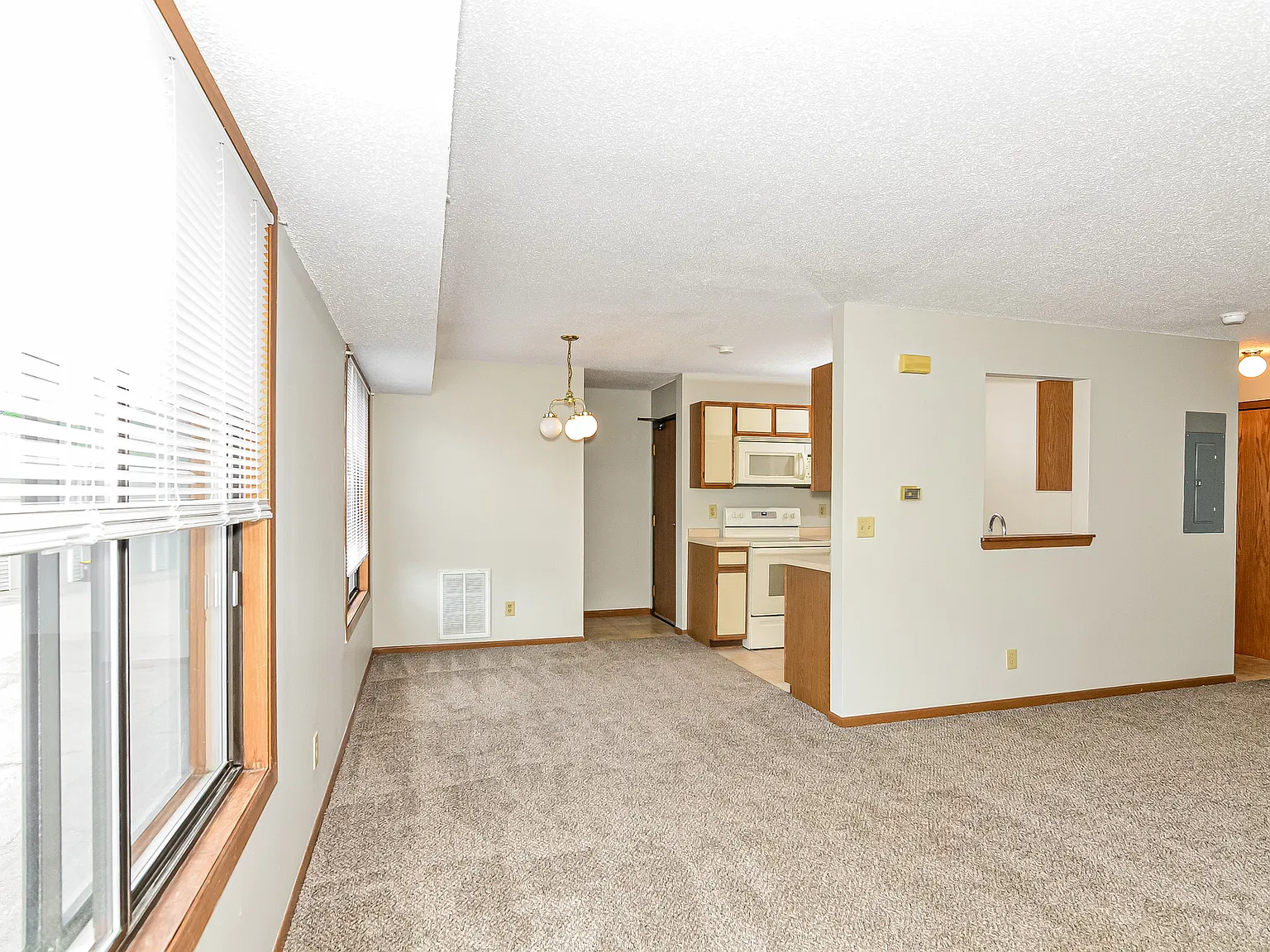 Parkside Apartments on Lexington — Photo 1