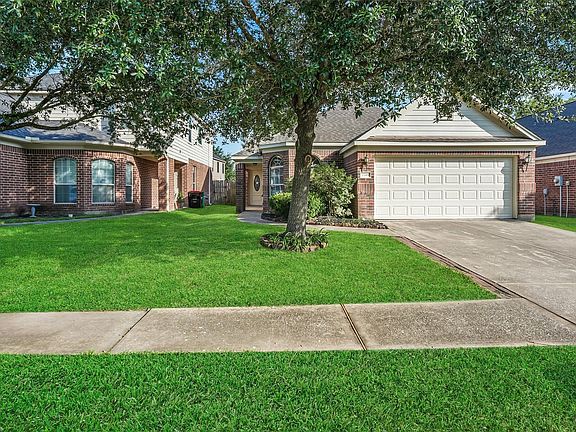 3rd image of 12146 Glen Crossing Cir