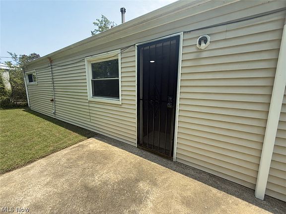 3rd image of 2024 Ridgehill Rd