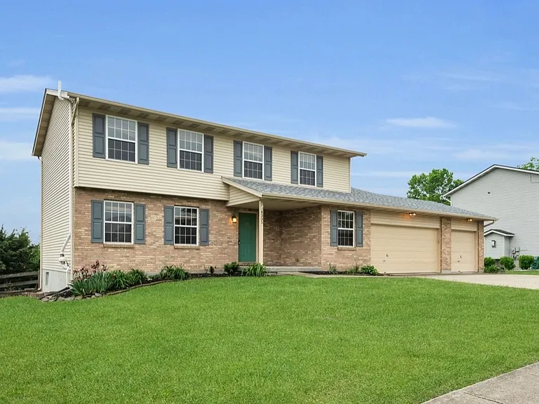 4335 Shandon Dr — Photo 2