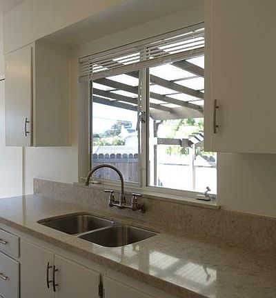 5th image of 1019 E De La Guerra St APT A