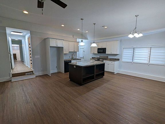 2nd image of 4116 N Fulton Ave