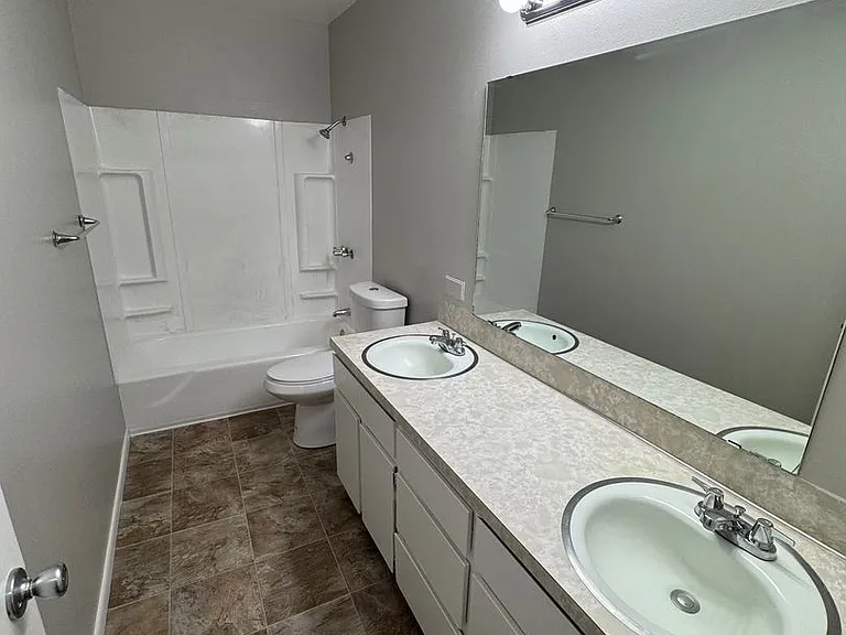 Eastridge — Photo 22