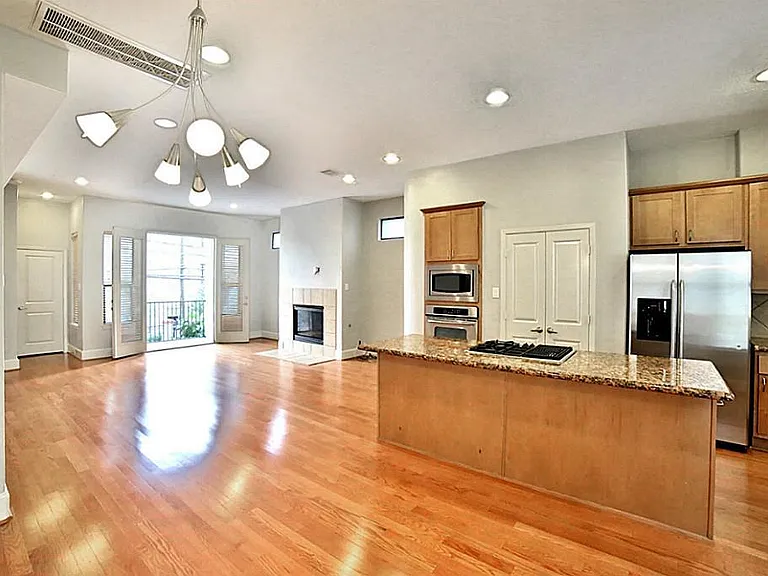 407 Jackson Hill St — Photo 10