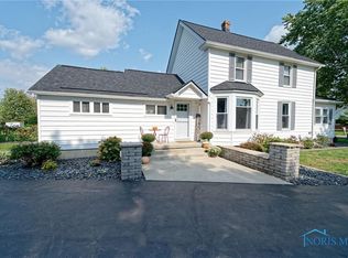 425 Hickory St, Pemberville, OH