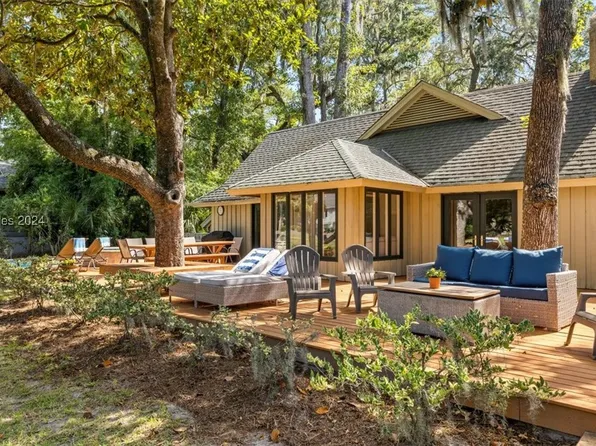 15 Saint Andrews Pl, Hilton Head Island, SC 29928