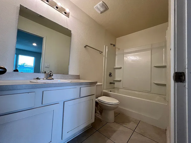 35 Oarsman Crossing Dr — Photo 9