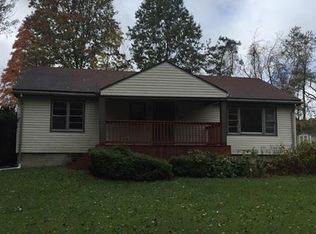 961 N Neshannock Rd, Hermitage, PA 16148