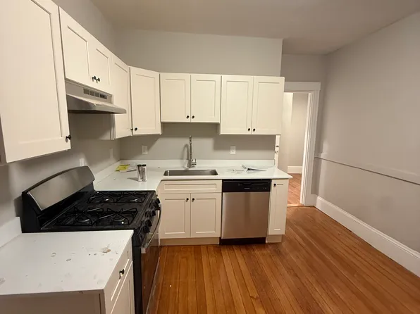 24 Walnut St APT 5, Somerville, MA 02143