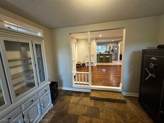 4th image of 404 Nixon Rd