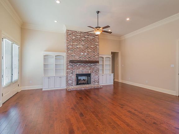 3rd image of 122 Bennington Ln
