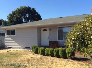 1110 W 7th Pl, Junction City, OR