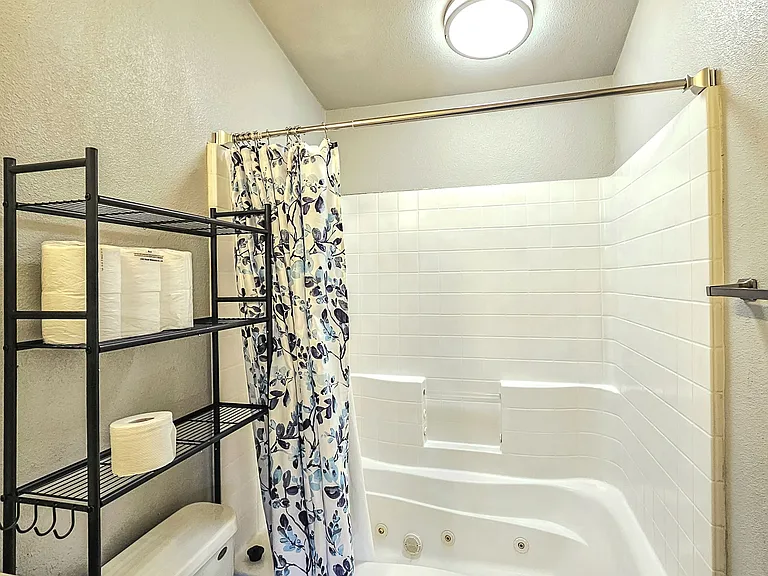 2227 Washington Ave — Photo 21