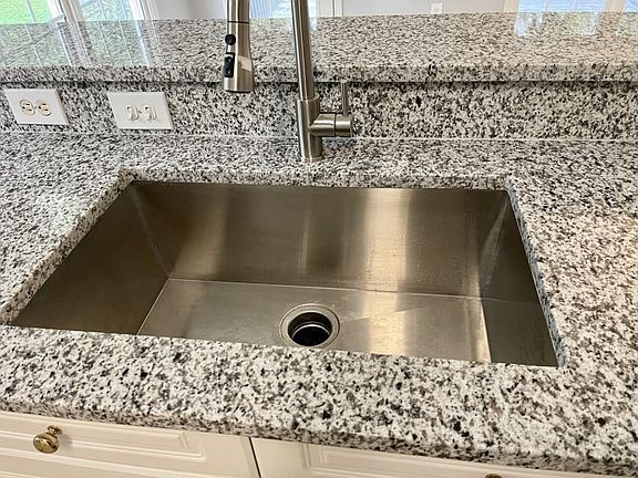 5th image of 2750 Runnelwood Ln
