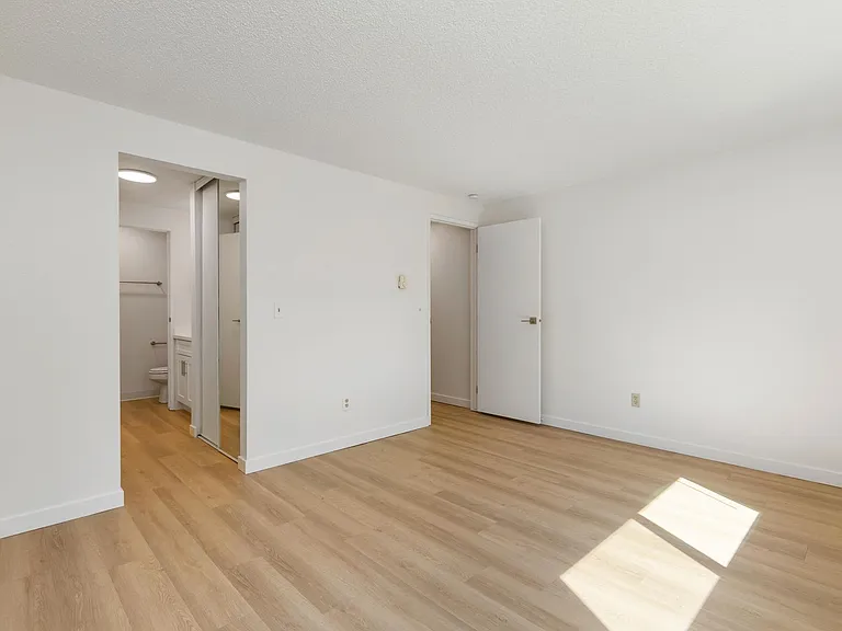 Lawton Park Villas- One month free- 2 Bed / 2 Bath Space to Live, Room to Breathe, All Yours. Mag... — Photo 49