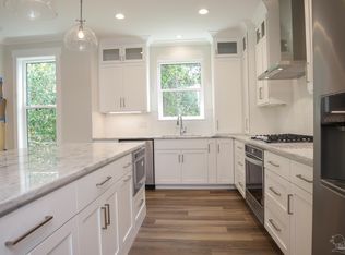 221 English Cove Ct, Gulf Breeze, FL 32561