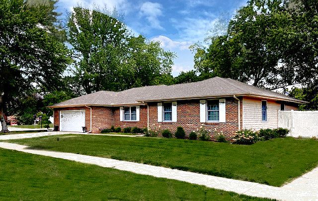 1st image of 704 Wesley Ave