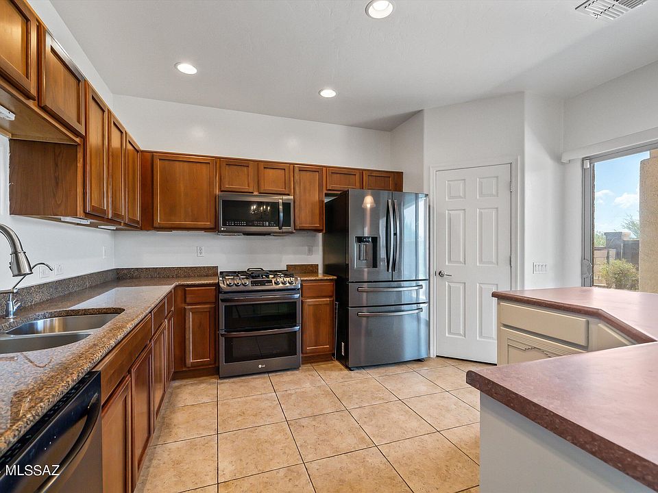 1st image of 801 W Via De Gala