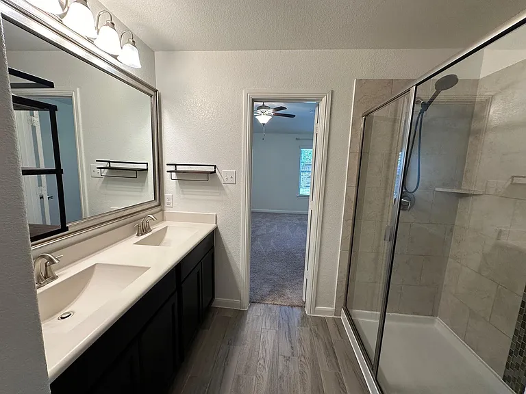 1302 Deerfield Dr — Photo 7