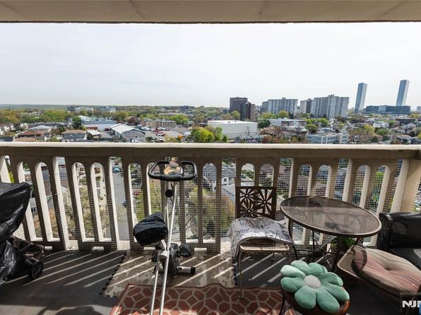 555 North Ave APT 15W, Fort Lee, NJ 07024