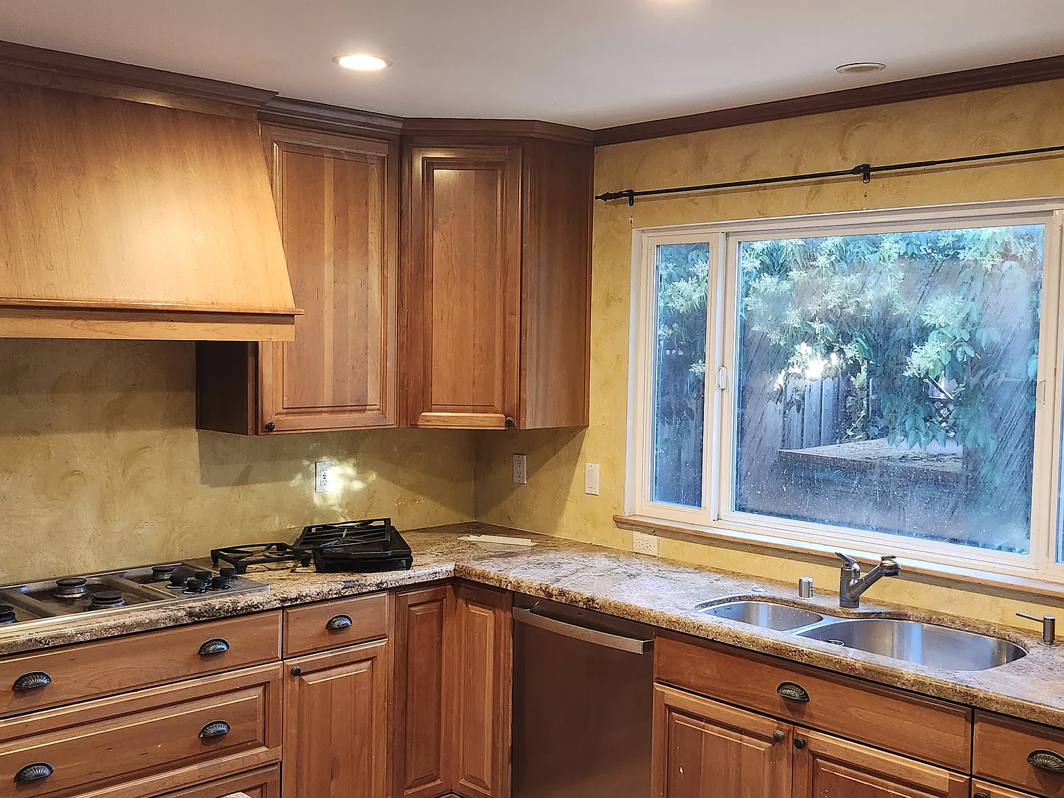 3 bed, 1925 sqft, $3,950 — Photo 3