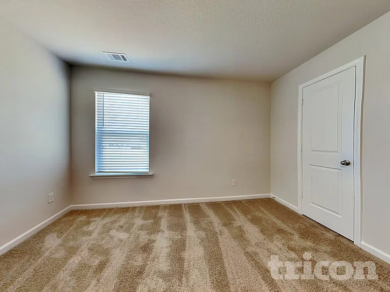 1251 Fendt Dr — Photo 13
