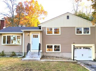 17 Cardinal Dr, Poughkeepsie, NY 12601