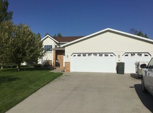 1214 76th Ave S, Fargo, ND 58104