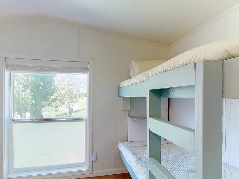 2400 Washington St — Photo 16
