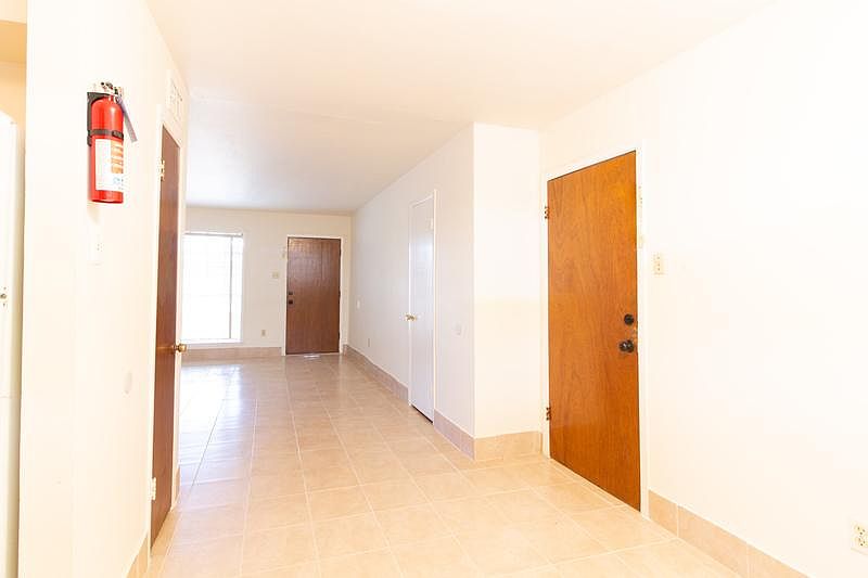 1st image of 4742 Yale St #9a6g37nnu
