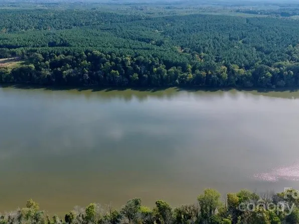 135 Riverbluff Ln, Lilesville, NC 28091